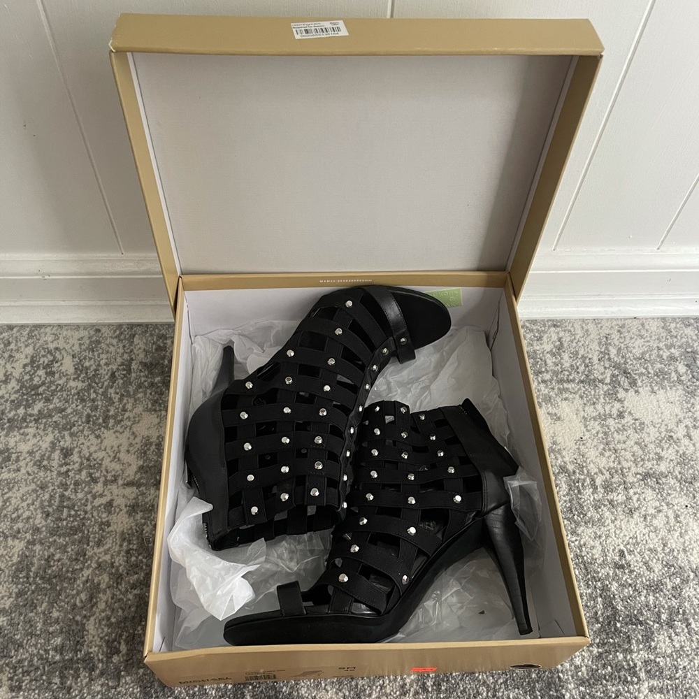 MICHAEL KORS- Sherry open toe black leather heels. Size 9